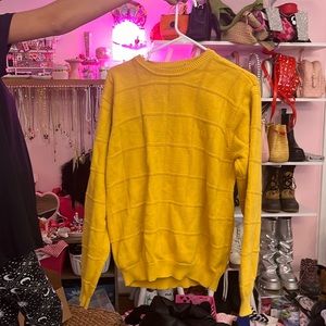 Oversized Yellow Sweater 💛🧡